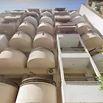 Elegant Central Studio With Balcony & 1 Gbps Fiber
